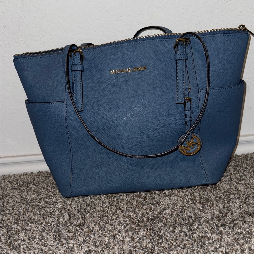 Michael Kors Elegant Blue Tote